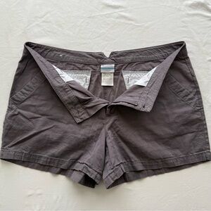 Columbia Women’s Casual Shorts Gray Cotton Outdoor Hiking Flat Front Sz 14